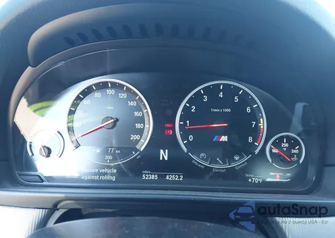 2016 BMW M5 z USA, uszkodzony, nr VIN WBSFV9C51GG343384